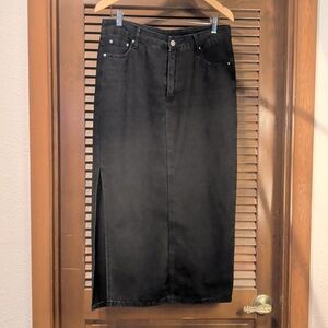 Midi Black Denim Skirt with Stretch And Side Slit